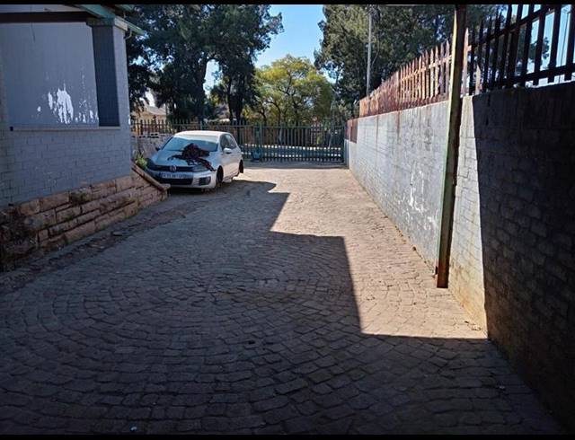 10 BEDROOM HOUSE FOR SALE IN WEBBER